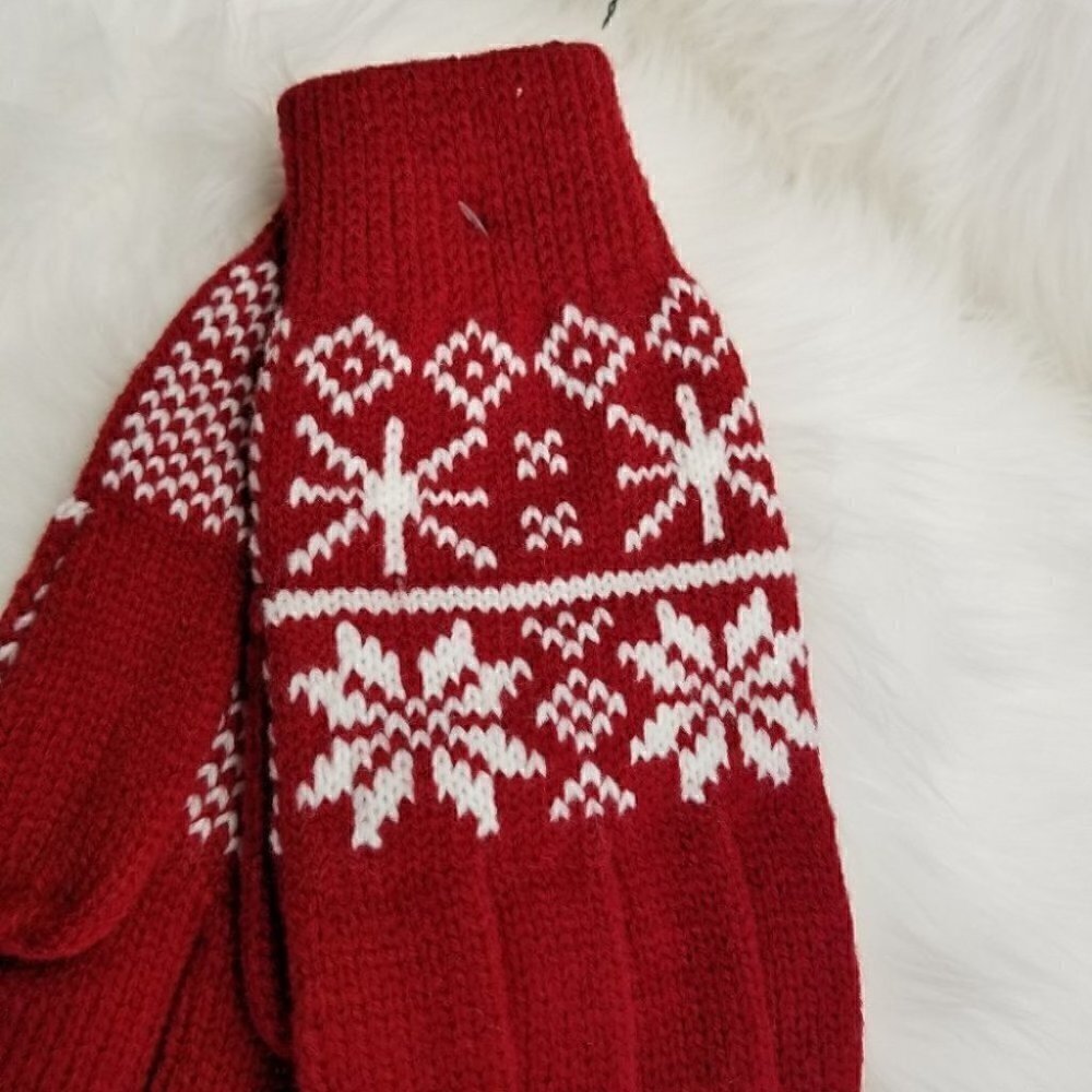 Red gloves - Picture 2 of 2